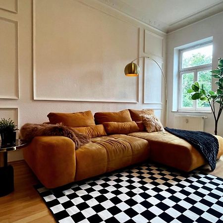 Charmanter Altbau In Schleussig Mit Balkon Leipzig Luaran gambar