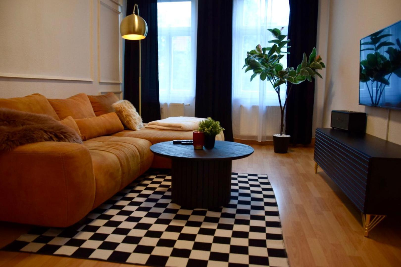 Charmanter Altbau In Schleussig Mit Balkon Leipzig Luaran gambar